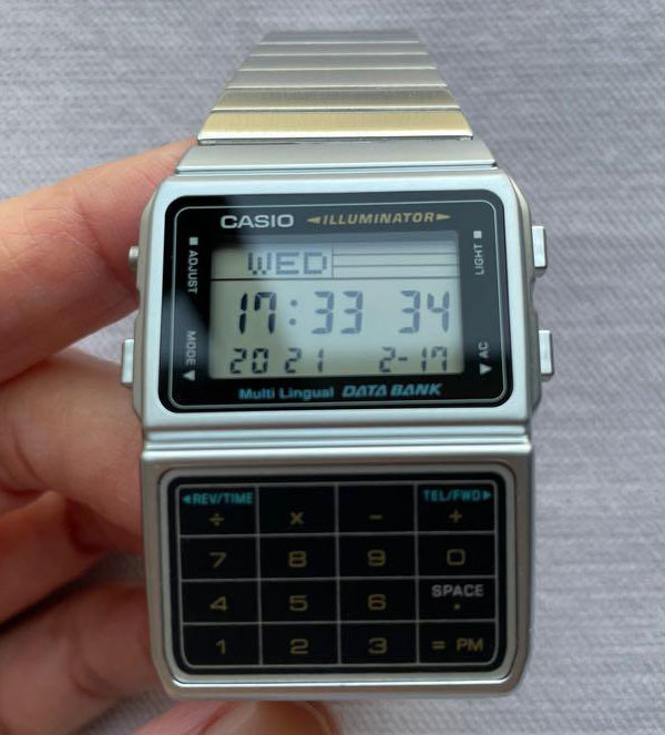 Reloj Casio Calculadora Cromada con 25 memorias DBC-611-1